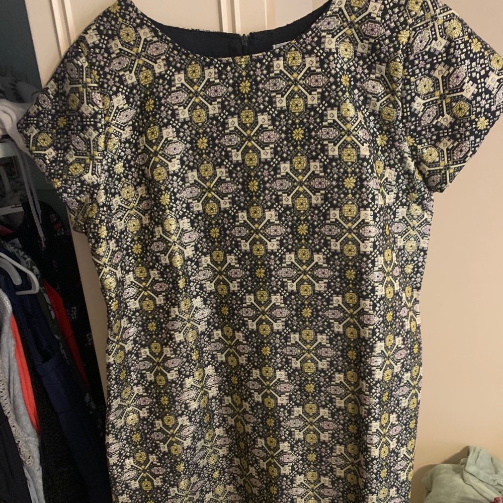 Short sleeve stunner.